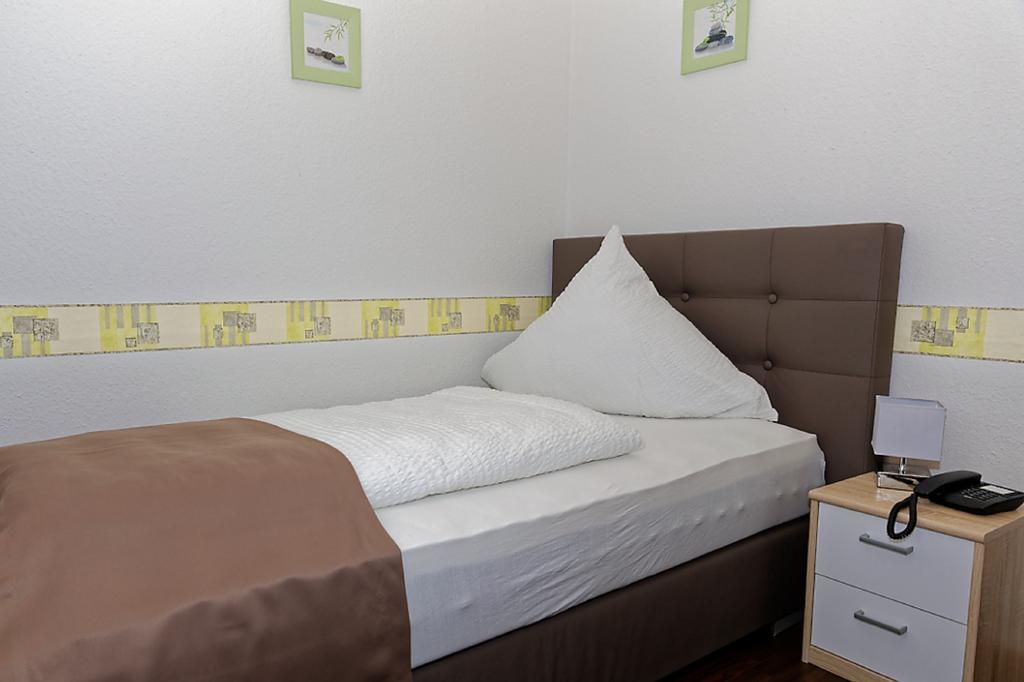 Hotel Huettl - Garni วอร์มส์ ห้อง รูปภาพ