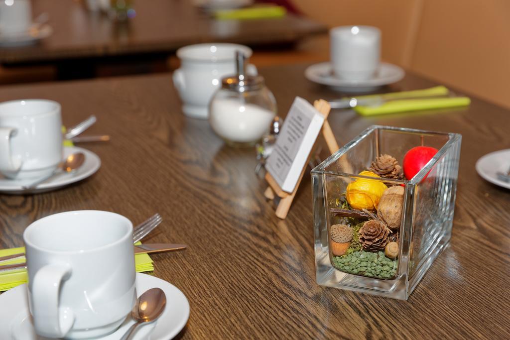 Hotel Huettl - Garni วอร์มส์ ภายนอก รูปภาพ